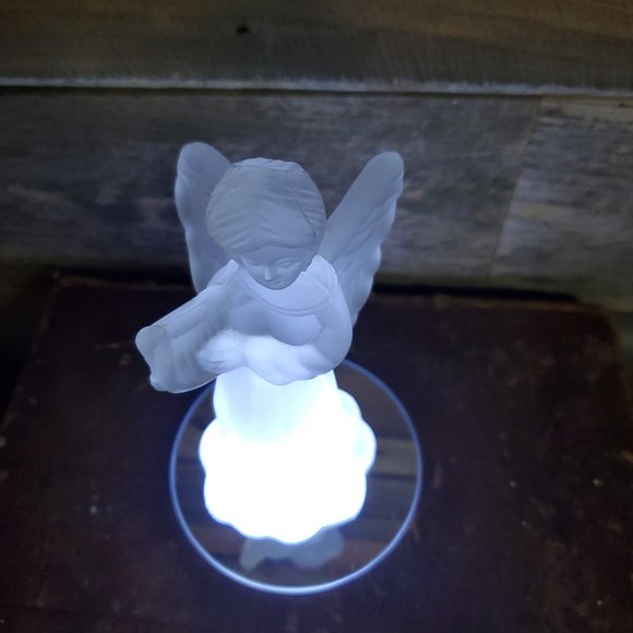 Carolina Designs Ltd Frosted Angel Light Figurine with new mini light - Picture 2 of 7
